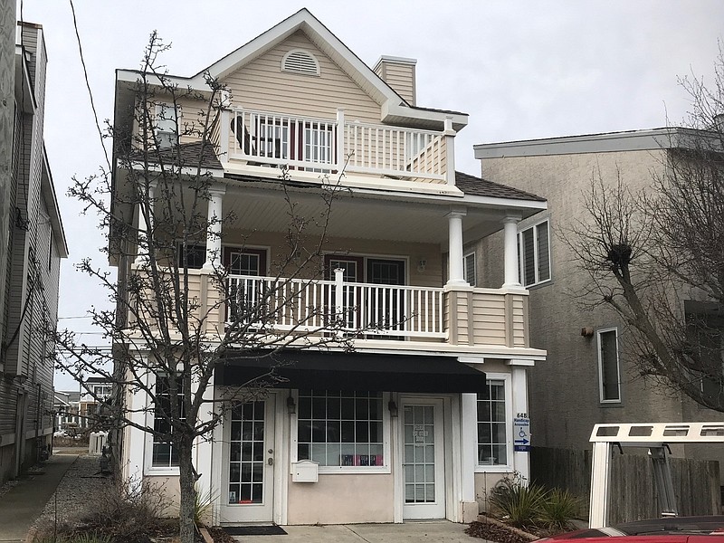 A family planning clinic will operate in this building at 648 West Ave.