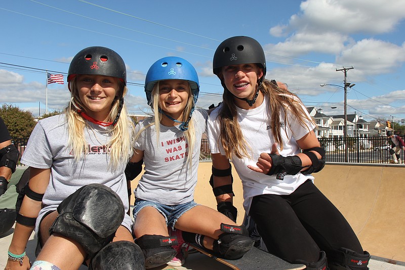 Zoe Herishen with skater girls Sophie Whelan (left) and Sienna McDermott.