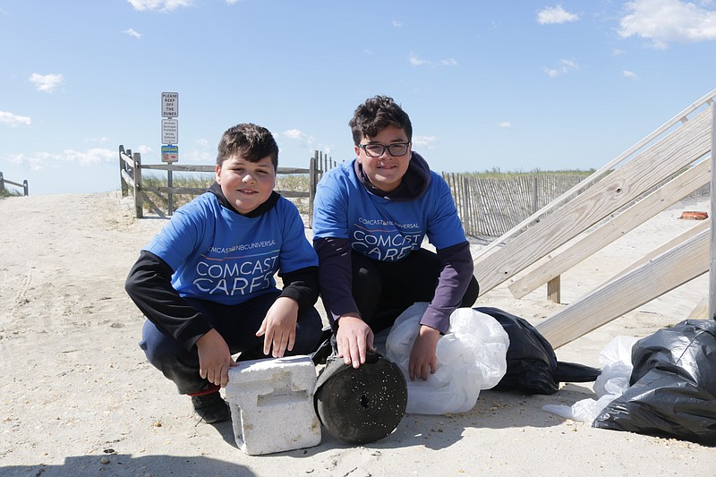 Volunteers sought for beach cleanup.