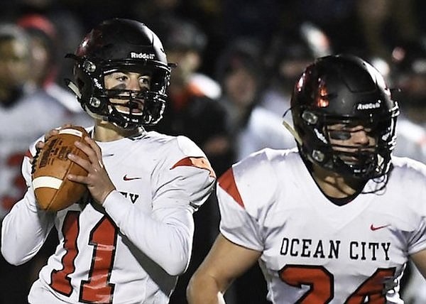 Joe Repetti (left) and Jake Inserra were both named to the first team of the West Jersey Football League’s Independence Division all-stars. (Photo courtesy ochsfootball.com)