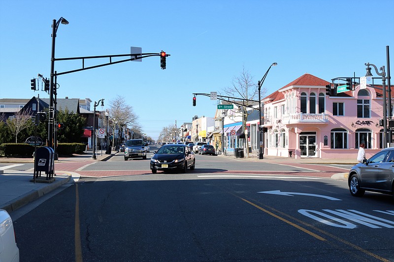 Ninth Street from West Avenue to Central Avenue will be closed eastbound for repairs. 