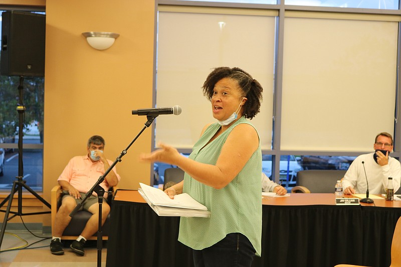 Shari Thompson, chairwoman of the Tabernacle Baptist Church board of trustees, speaks to City Council.