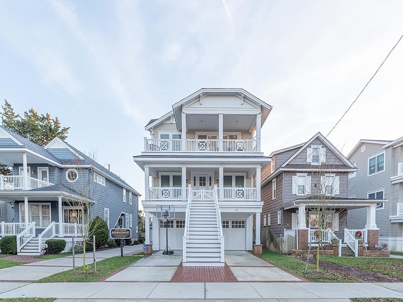 The second flood of this north end home is for rent at 127 E. Atlantic Boulevard offered by Goldcoast Sotheby's. (Photo courtesy Goldcoast Sotheby's)