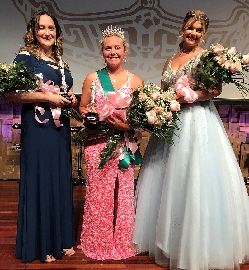 Katie Bowman, Miss NIV 2021 (center) poses for a picture with (left) Marissa Green - 2nd Runnerup and Ella Osbeck, 1st Runnerup. (Photo courtesy of Cathy Finnegan)
