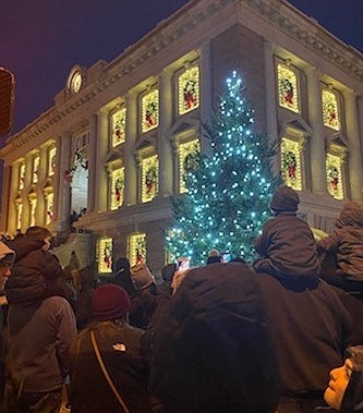 The lighting of the Christmas tree caps off the festivities. (Photo courtesy of the Ocean City Regional Chamber of Commerce)