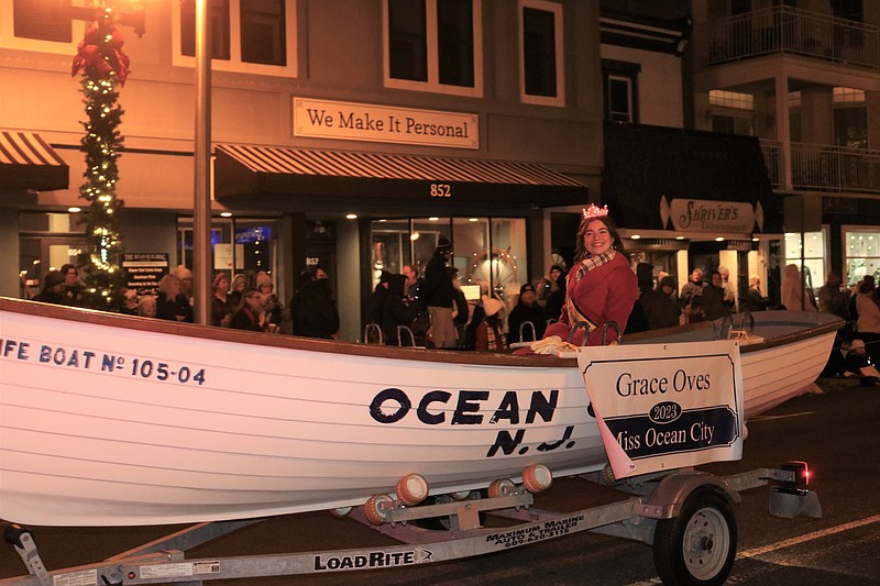 Miss Ocean City Grace Oves waves at the crowd.