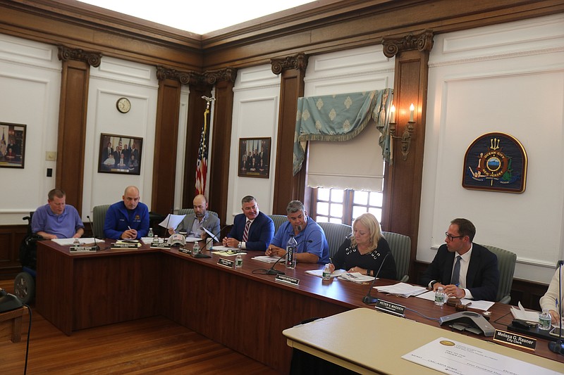 City Council approves the municipal budget for 2023.