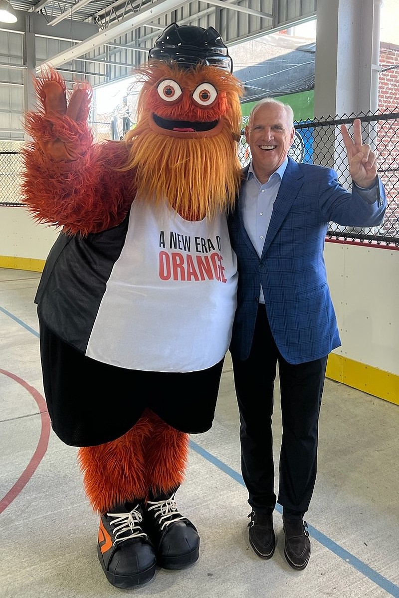 Gritty waves with Comcast Spectacor Chairman and CEO Dan Hilferty. (Photo courtesy of Ocean City)