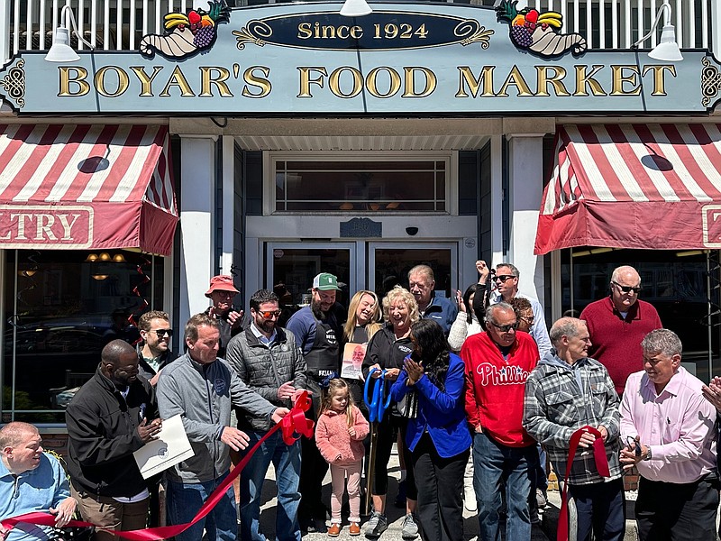 The milestone event for Boyar's Food Market is marked by a ribbon-cutting and applause. (Photo courtesy of Ocean City Regional Chamber of Commerce)