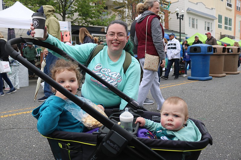 Shannon Reardon and her children, Kit Kat and Henri take in the sights.