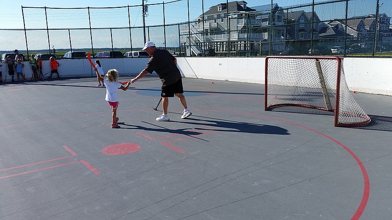 Bob Kelly took to the goal to give players one-on-one instruction.