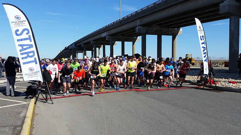 Runners wore light clothing while taking advantage of mild weather during the marathon.