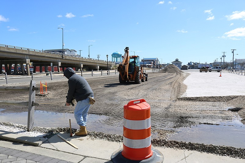 Seven pickleball courts under construction along 42nd Place across from the city's marina will add to the traffic using the road.