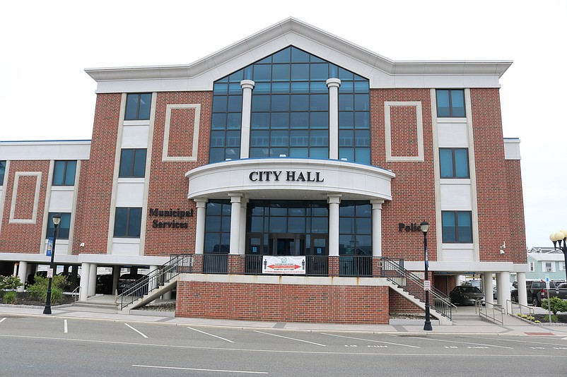 The day begins with a Council meeting at City Hall.