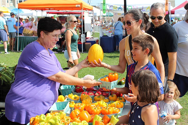 The Farmers Market showcases fresh produce and an array of crafts for a family-friendly outing. (Photo courtesy of Sea Isle City)