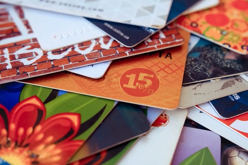 Don't let unused gift cards go to waste. (Photo courtesy of Bestlifeonline.com)