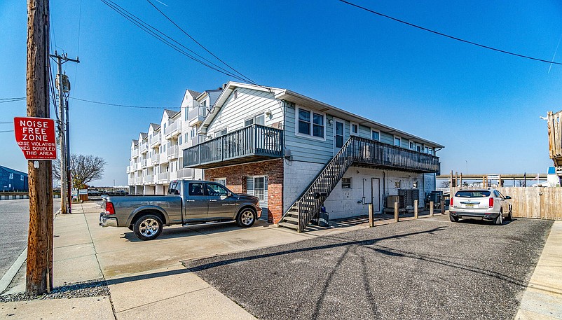 A red "Noise Free Zone" sign is attached to a utility pole on 43rd Place in Sea Isle. (Photo courtesy of Brivity.com)