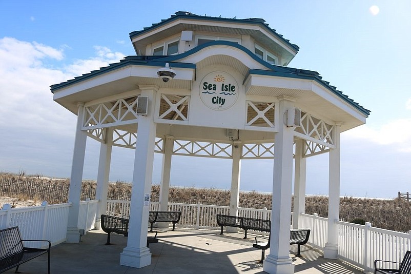 Raising the landmark gazebo on the Promenade is one of the concepts under consideration.