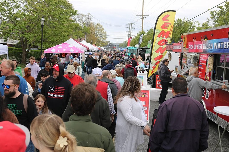 Bay Avenue is packed with festivalgoers.