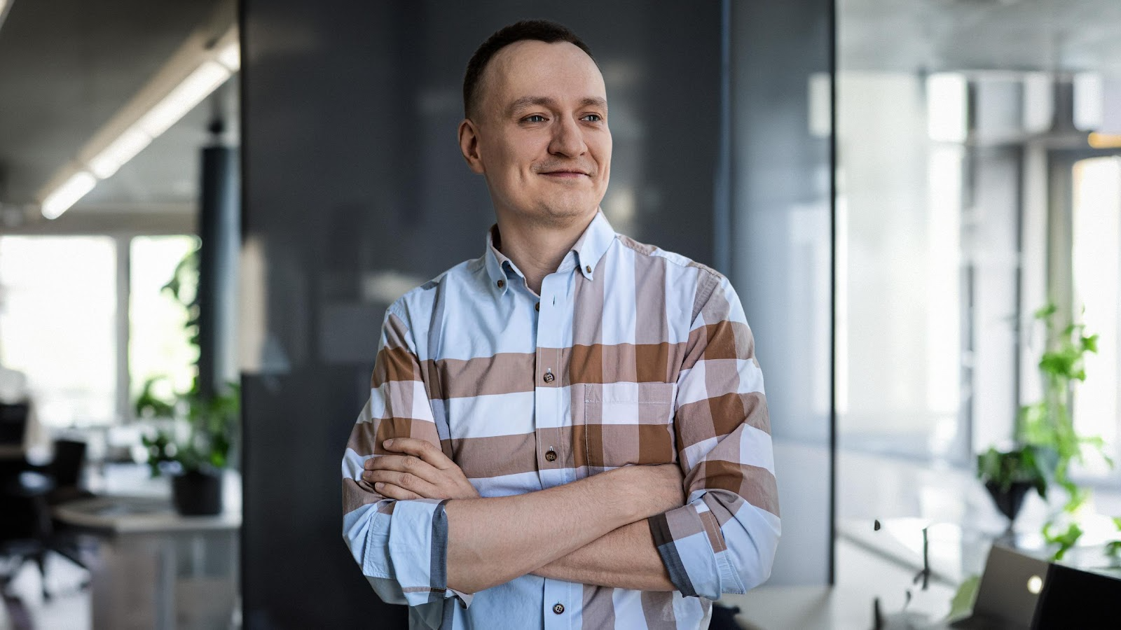 Изображение выглядит как одежда, человек, сорочка, Человеческое лицо

Контент, сгенерированный ИИ, может содержать ошибки.