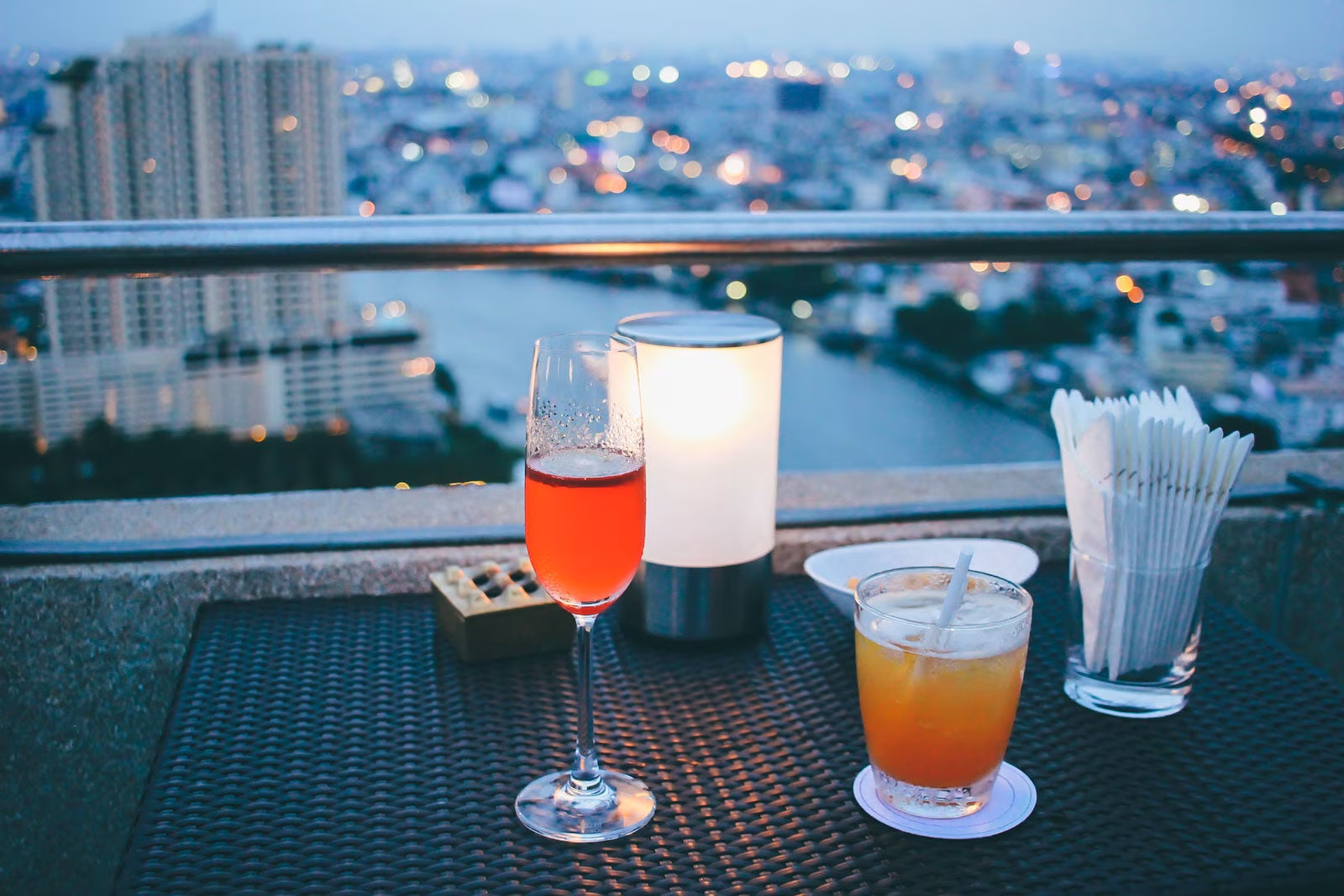 Views Cocktails & Skyline