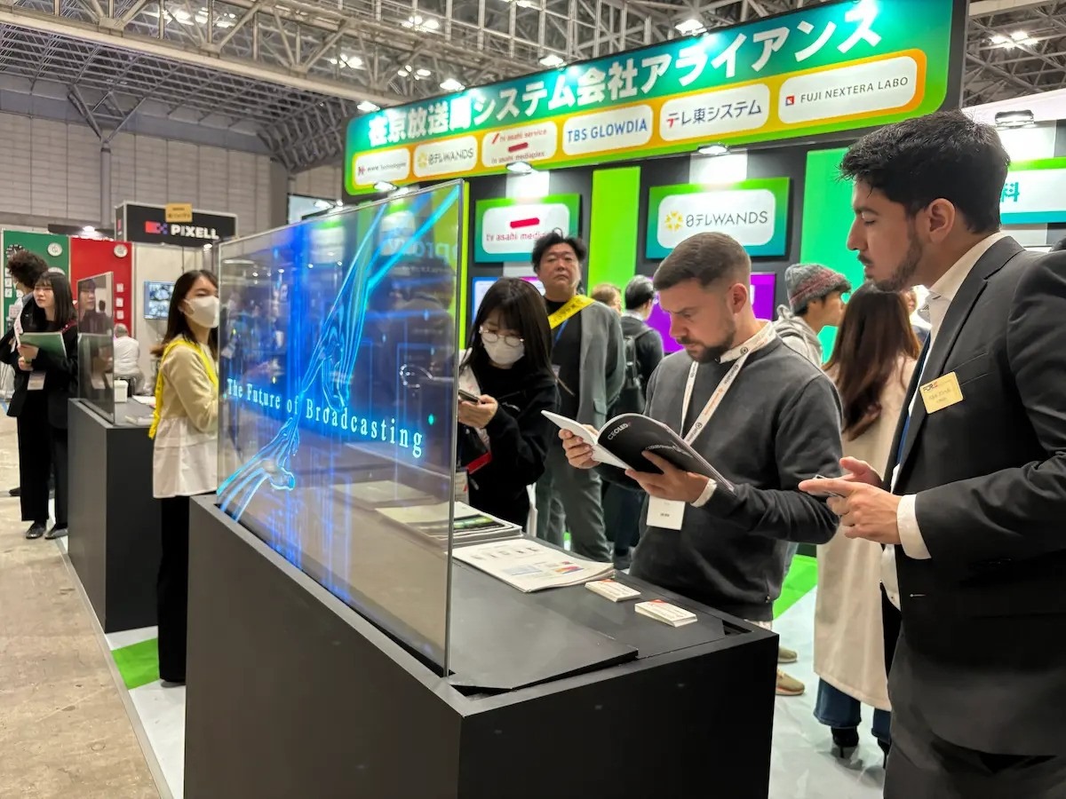 55-inch Clear OLED Screens