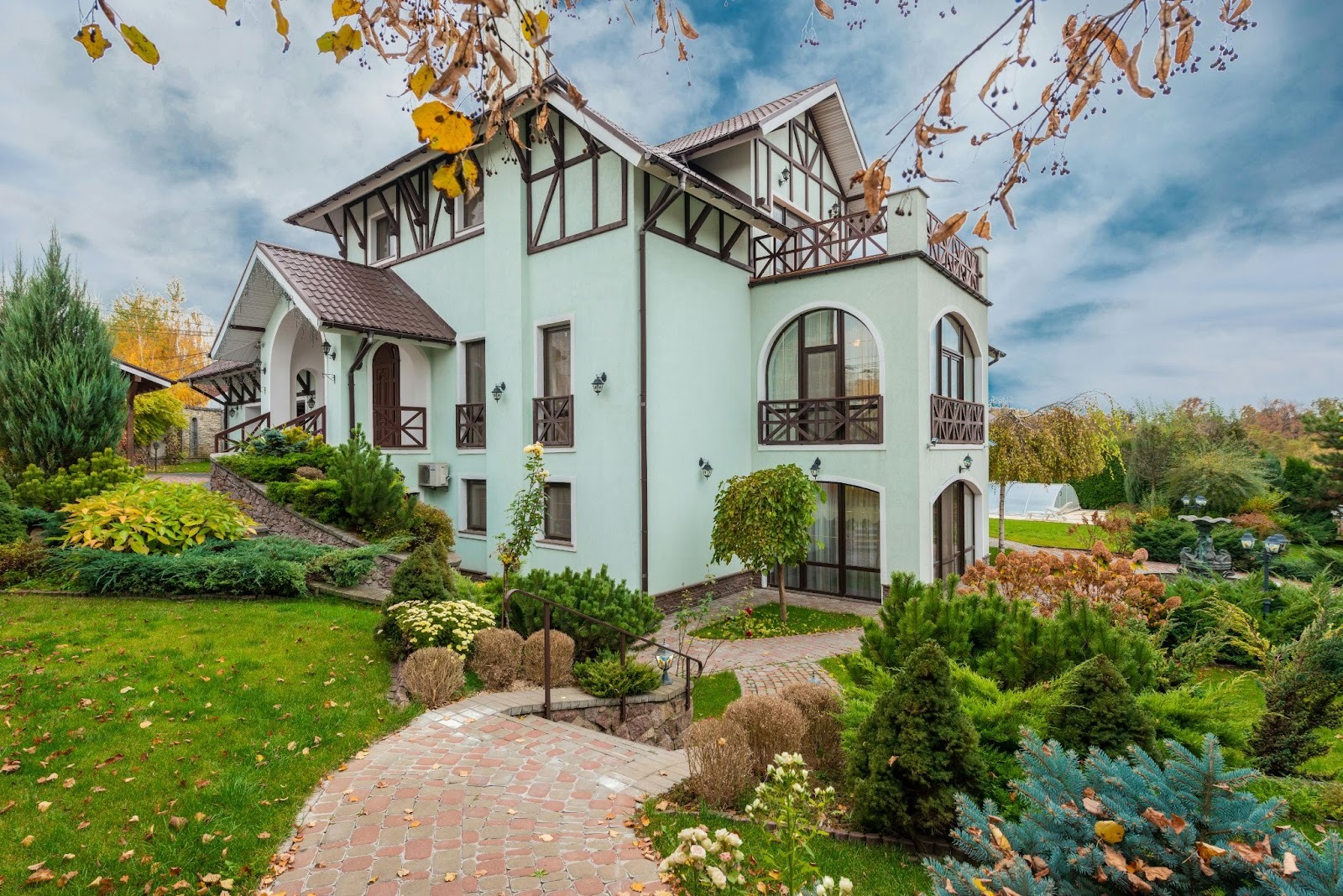 Cons of Buying Luxury Real Estate in Florida