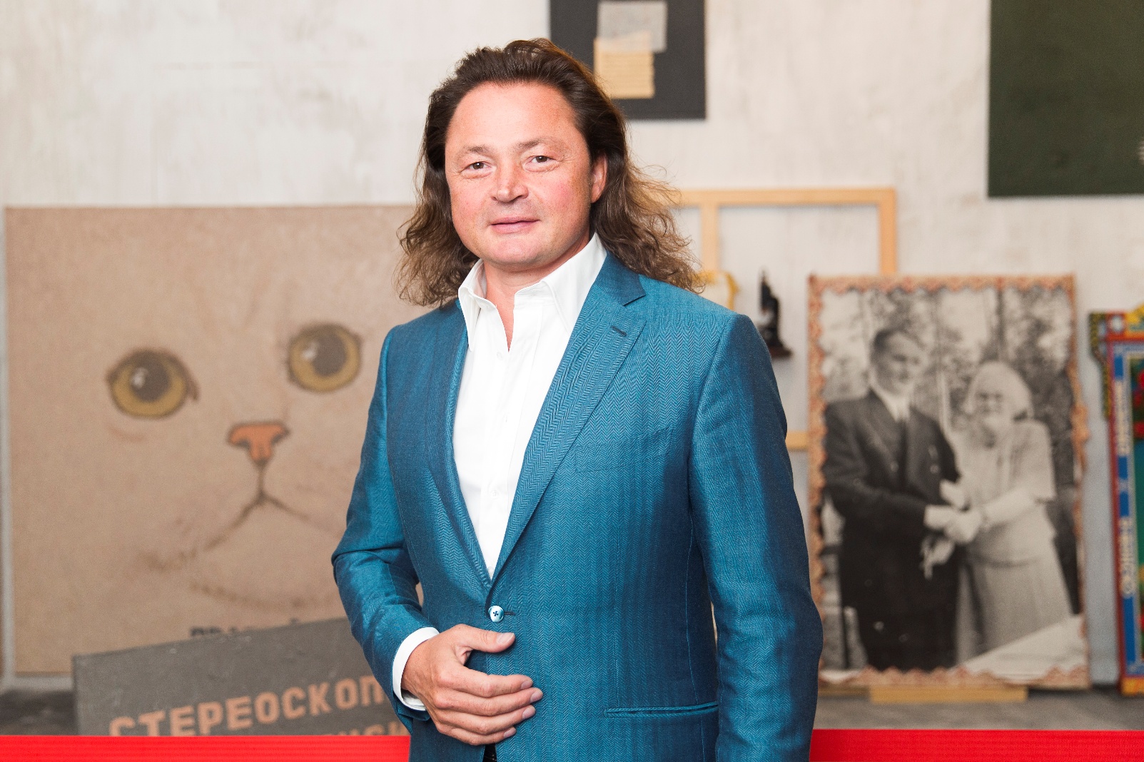 Изображение выглядит как Человеческое лицо, одежда, человек, костюм
Содержимое, созданное искусственным интеллектом, может быть неверным.