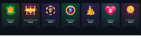 Interfaccia moderna di un casinò crypto che mostra slot machine e bonus
