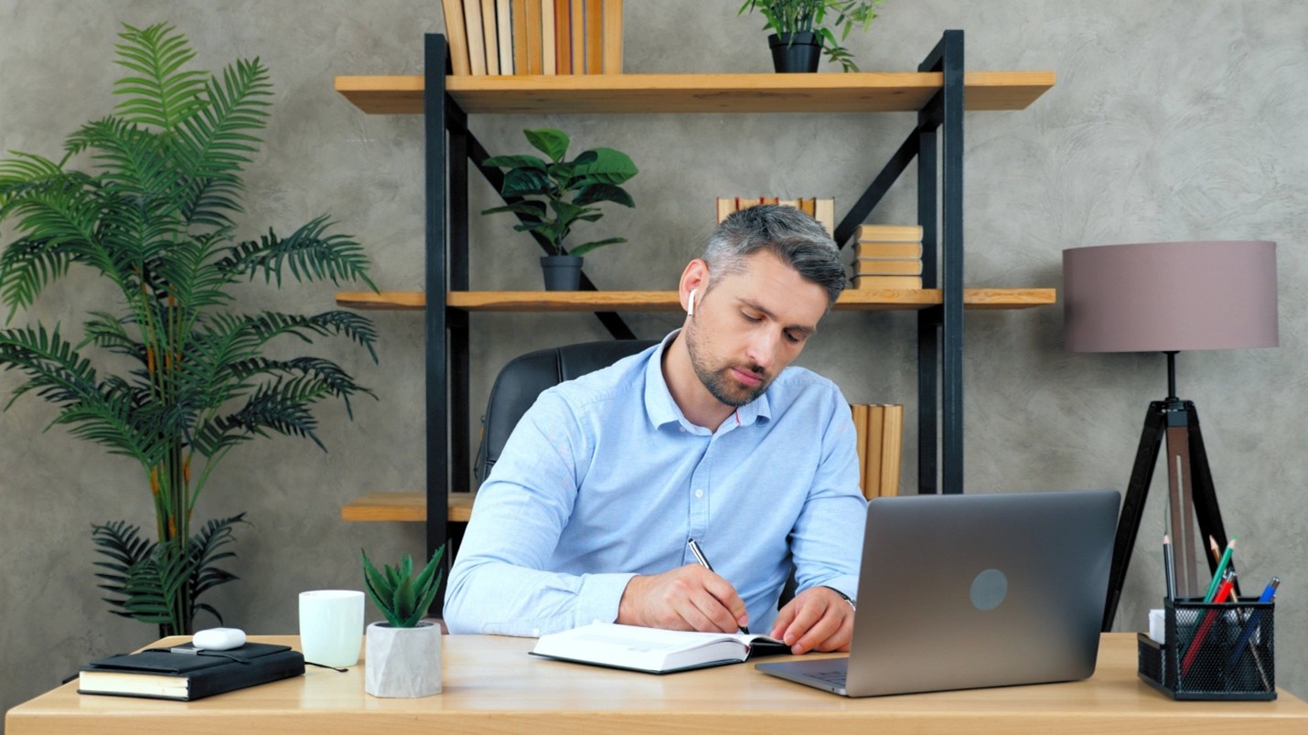 Frankie Santella Highlights How to Evaluate Whether a Brand Partnership Is Right for an Artist
