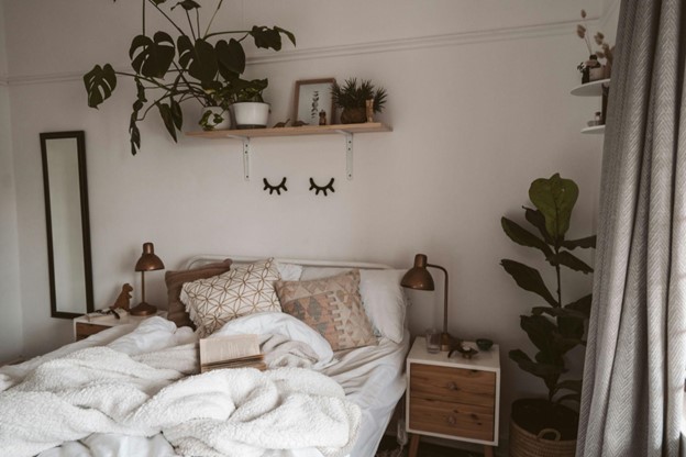 Whether you’re curling up with a good book or getting a full night of restful sleep, a well-designed, cozy winter bedroom can help you feel comfortable and at peace. Let’s look into some practical and easy ways to transform your space for the season.