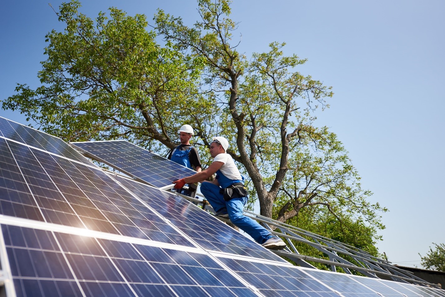 Leigh Weiser of Reseda on Solar Panel Recycling in California: Addressing Environmental Concerns