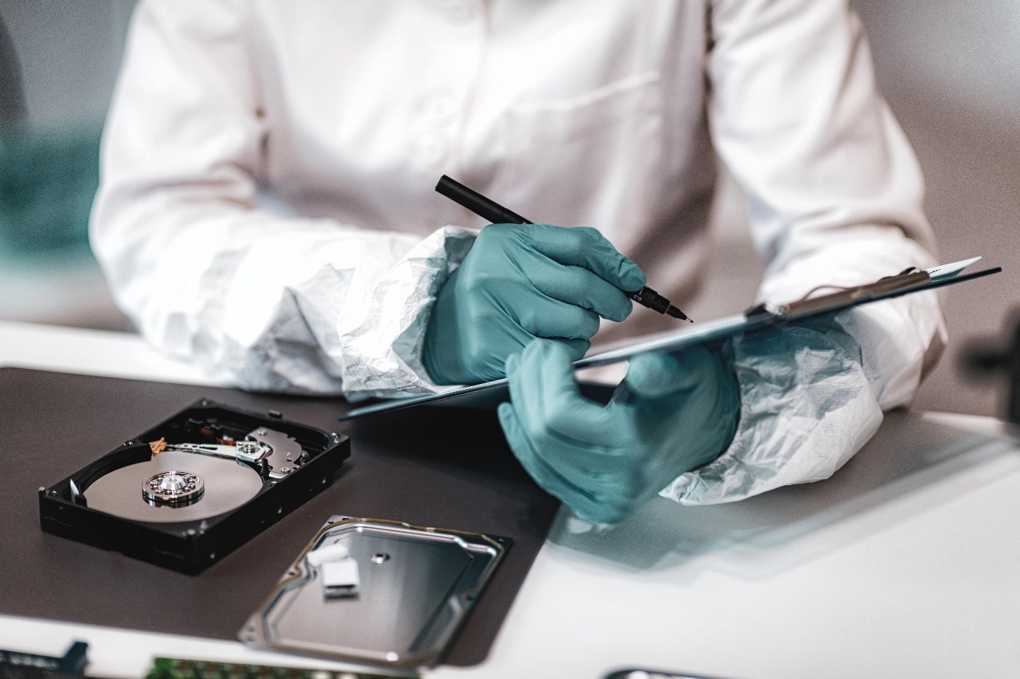 Luke Guinee Device Seizure Protocols at Violent Crime Scenes
