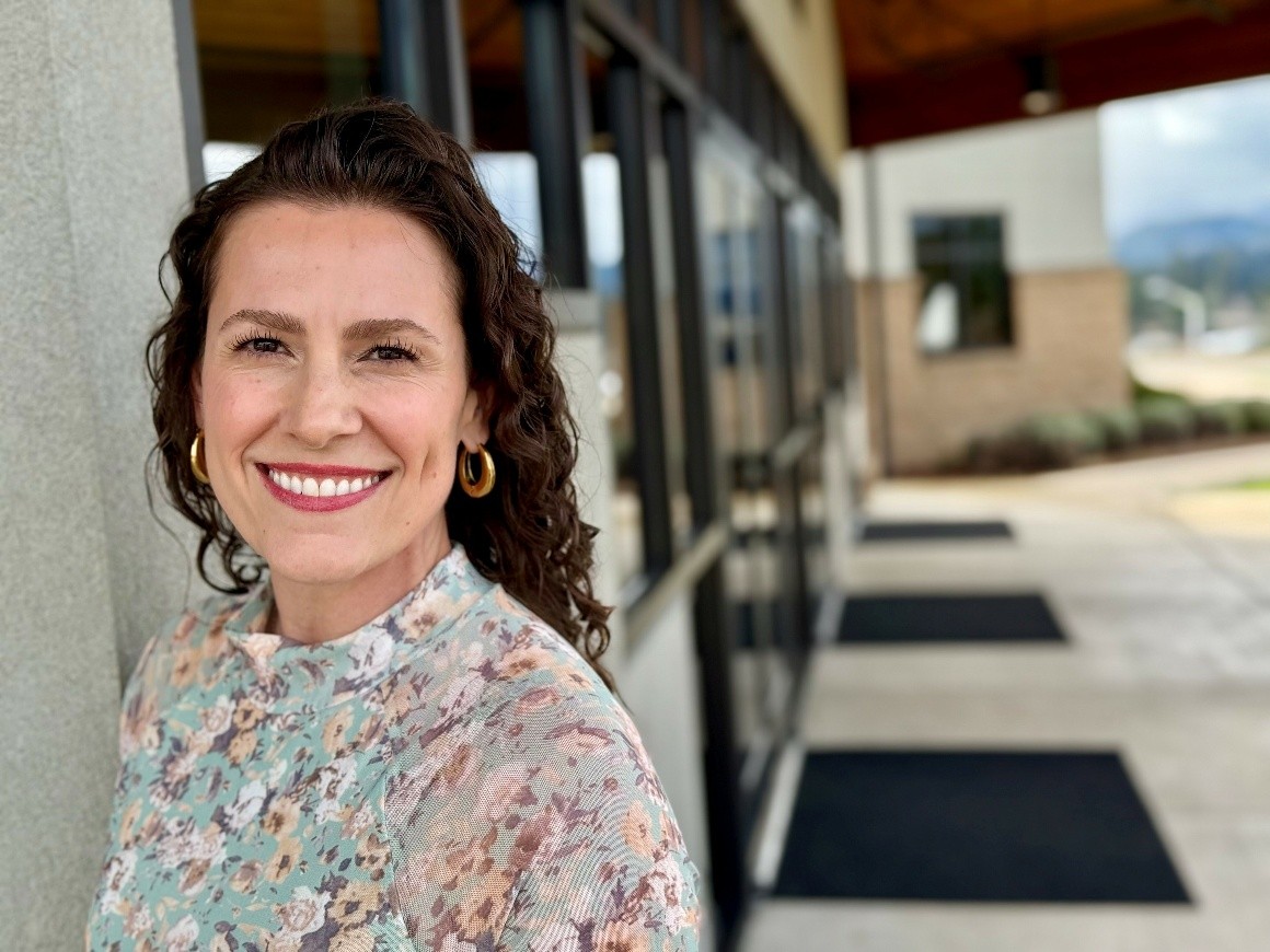 Melissa Rumfalo of Oregon Becoming Your Best Self Through Serving Others