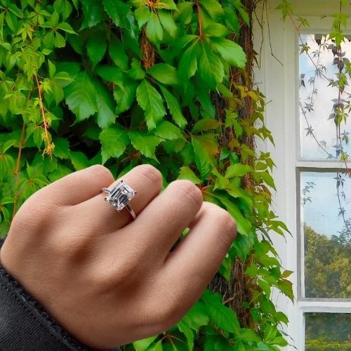 What to Look for When Buying Emerald Cut Engagement Rings